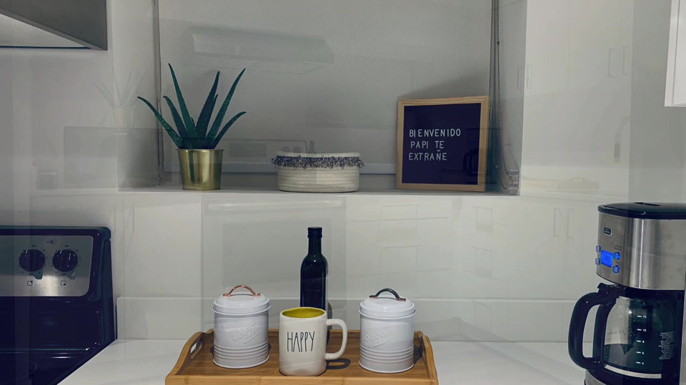 KITCHEN STAGING